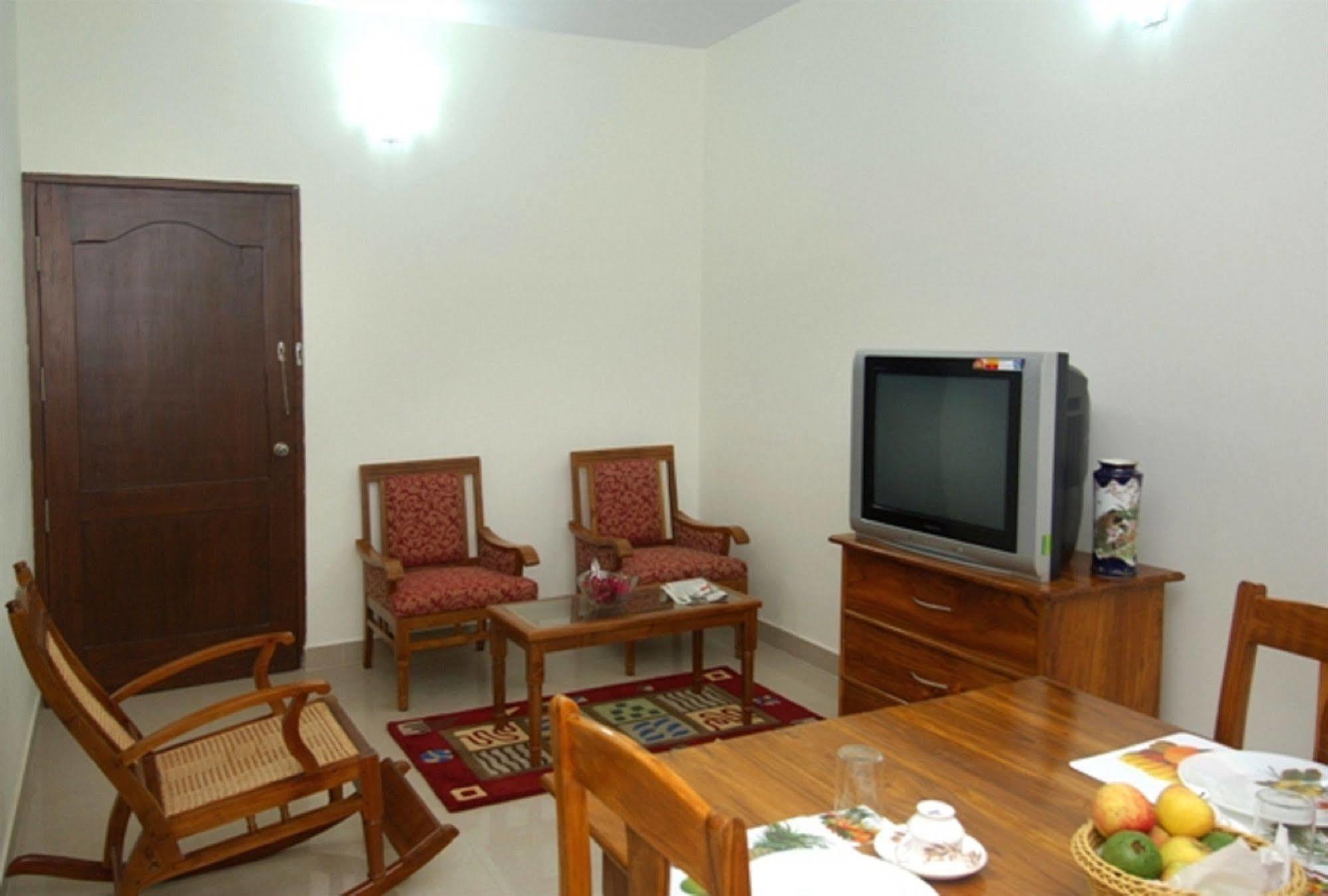 Oyo 6110 Thalassa Suites Bangalore Extérieur photo